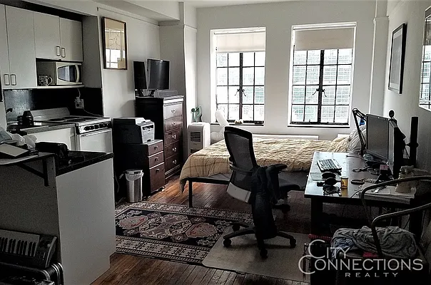 Rented by City Connections Realty | media 7