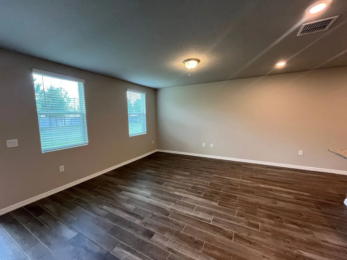 3 bed, 2.5 bath, 1570 sqft, $2,350 — Photo 4