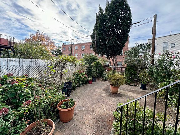 4th image of 23-06 42nd St #1F