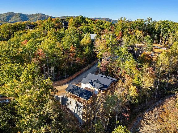 3rd image of 333 Elia Way Lot 10