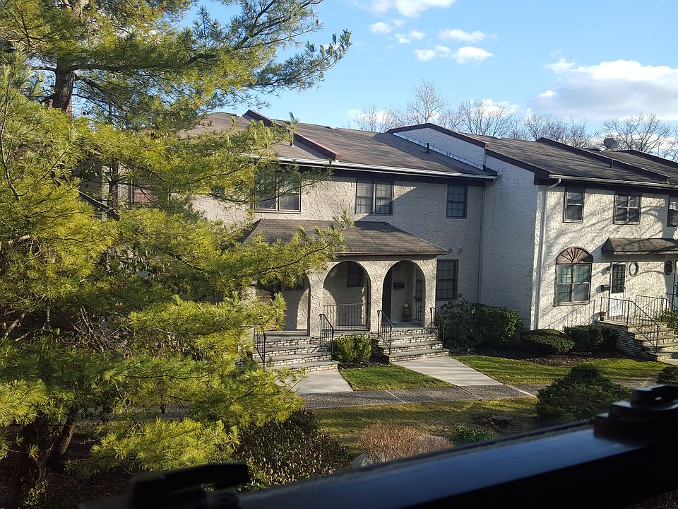 1st image of 103 Somerset Dr #17D