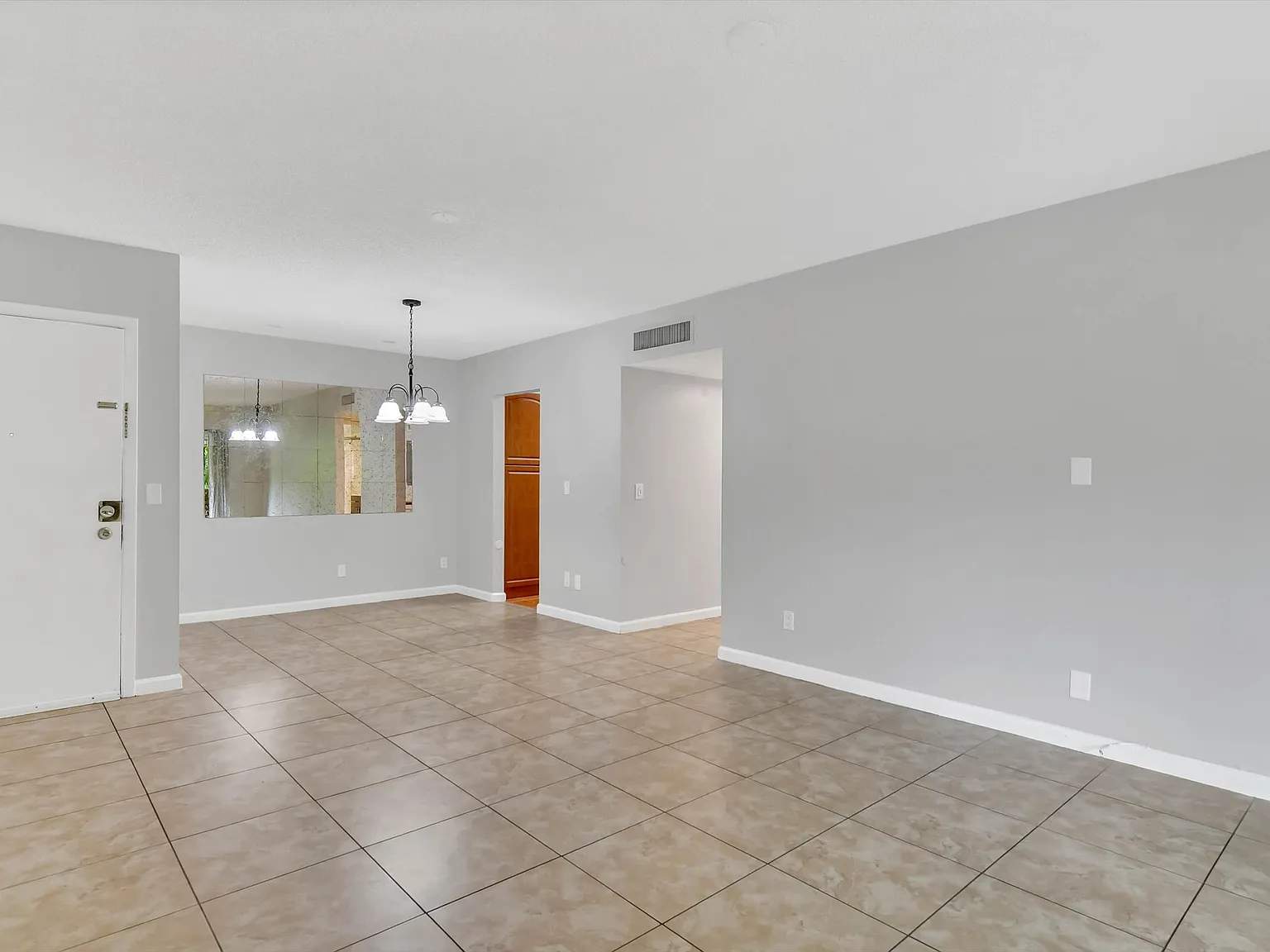 2 bed, 878 sqft, $2,075 — Photo 4