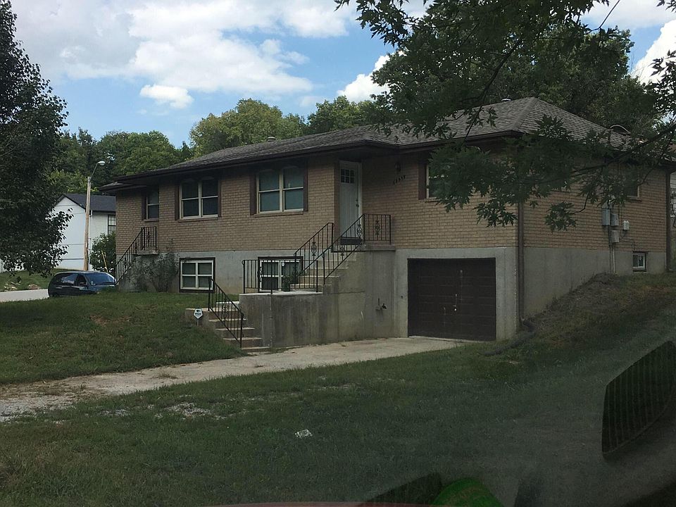 1st image of 4921 N Oakley Ave