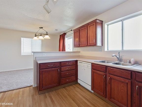 5th image of 10609 Brookline Pl NW