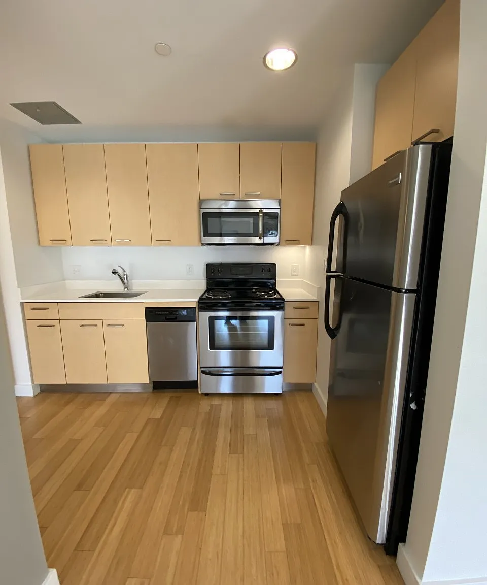 1 bed, $3,084 — Photo 2