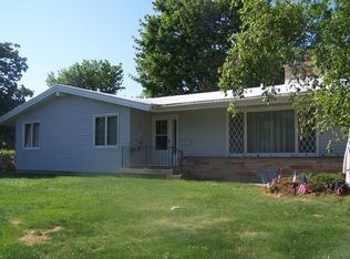 707 W Main St, Watertown, WI 53094