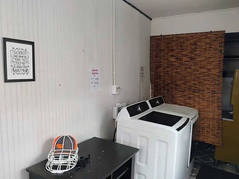 134 E 10th St #2 — Photo 9
