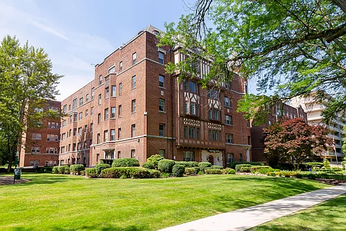 Hampton House Photo 1