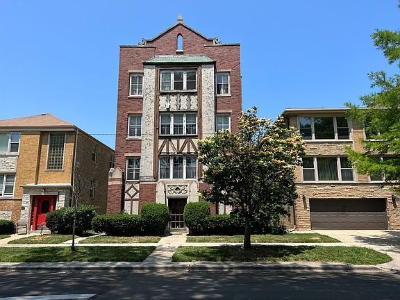 2nd image of 2720 W Greenleaf Ave