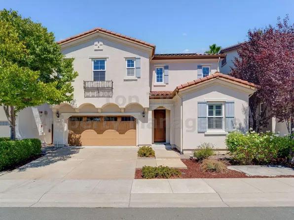 3 Kendall Cir, Moraga, CA 94556