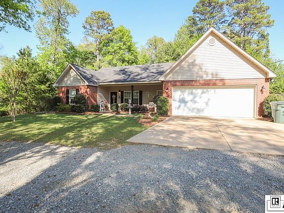 4th image of 915 Woods Rd