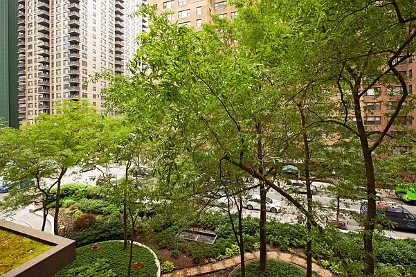 Rented by Olshan Realty | media 6