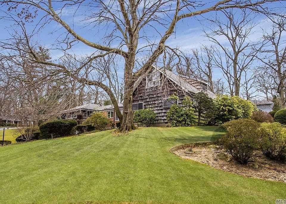 1st image of 20 Hickory Dr