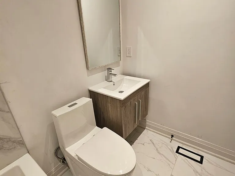 271 Parkwood Ave — Photo 19