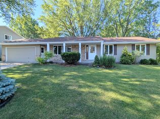 6065 Oakwood Rd, Woodbury, MN 55125