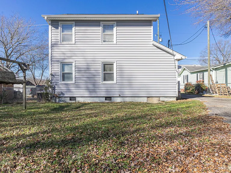 106 N Tunstall Ave — Photo 40