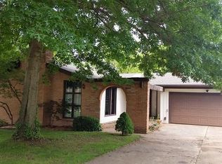 2519 W Village Ln, Springfield, MO 65807