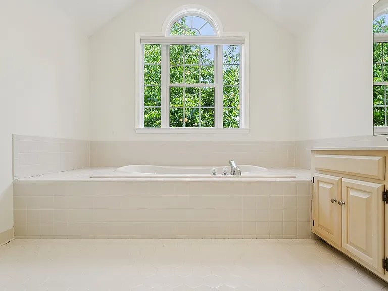 3517 Mott Ln — Photo 40