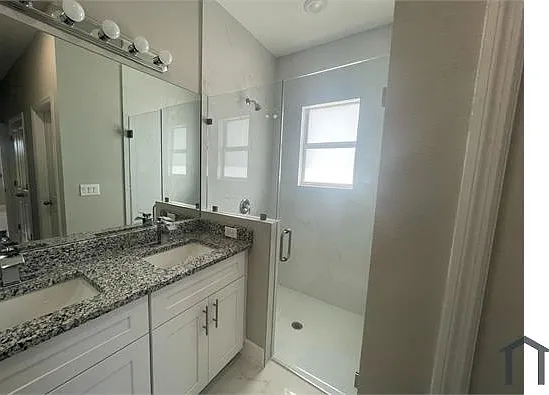 4 bed, 1700 sqft, $2,400 — Photo 3