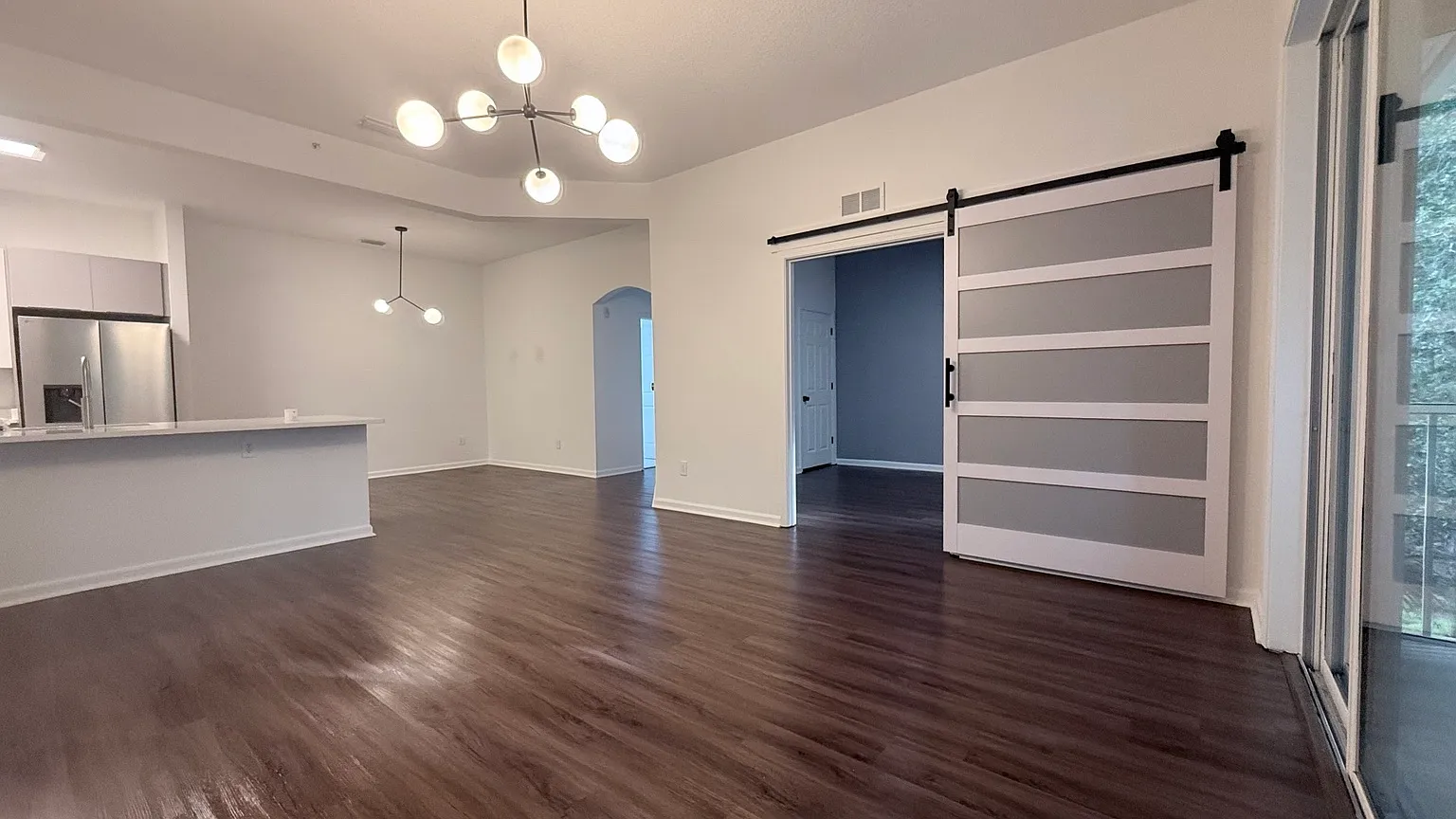 4 bed, 1690 sqft, $2,650 — Photo 2