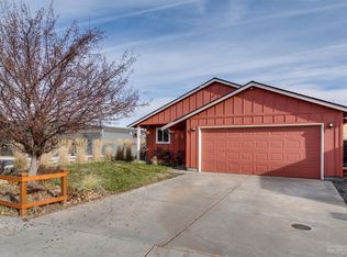 240 SW 25th St, Redmond, OR 97756