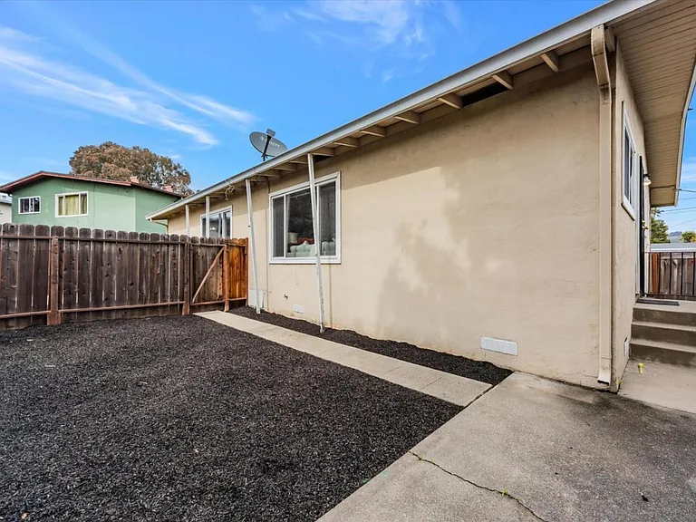 Martell Ave — Photo 2