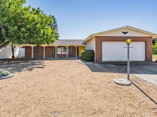 132 2nd St W, Tierra Verde, FL 33715