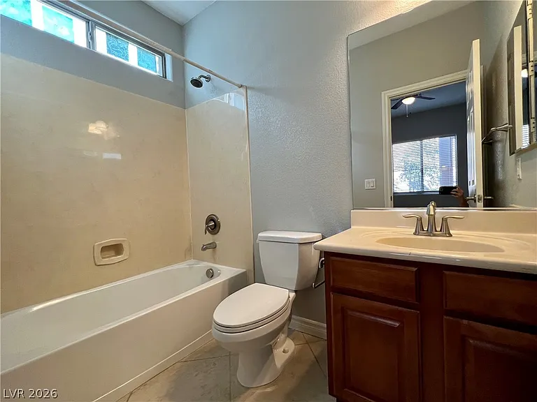 2738 Auchmull St — Photo 16