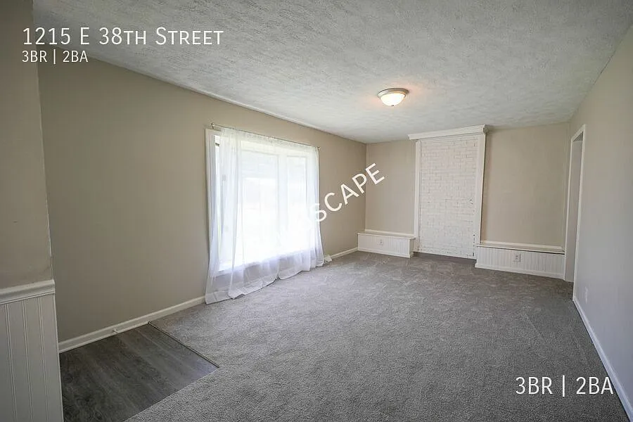 Gorgeous 3 bed/2 bath ranch w/ 2 car detached garage and tons of extra space! — Photo 2
