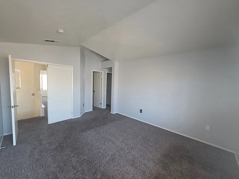 1354 Carriage Ln — Photo 17