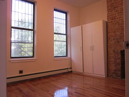 Rented by Full Time Management | media 18