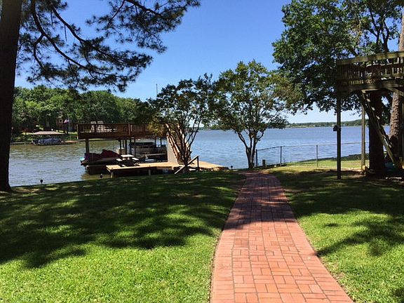 5th image of 140 Bayside Dr