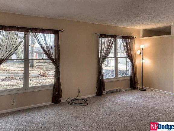 5th image of 9741 Nina St