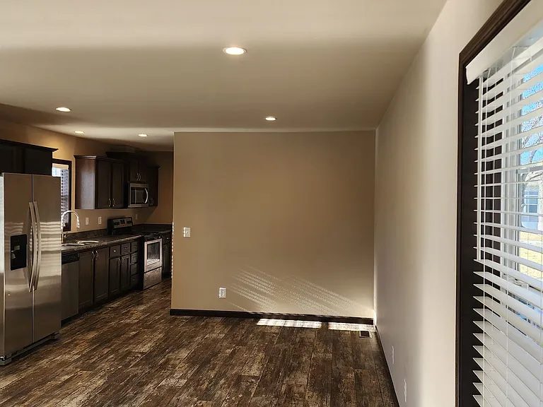 15 Grand Ave S #6 — Photo 2