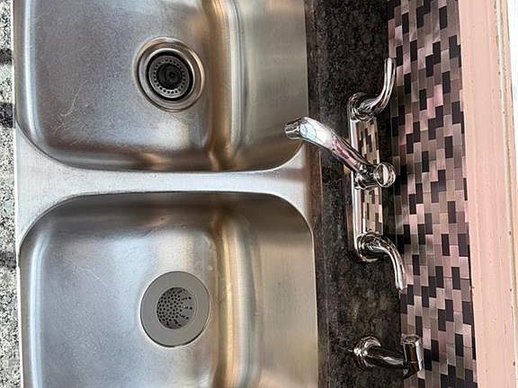 5th image of 16 Riders Rdg