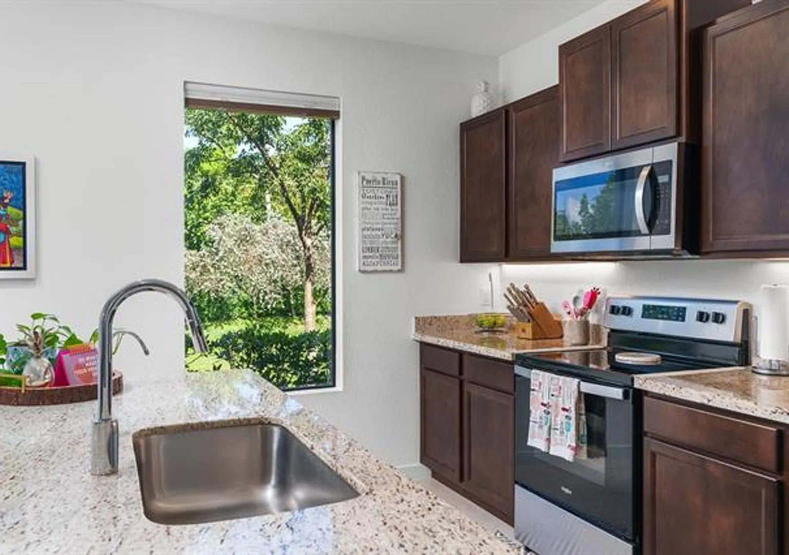 527 NW 17th St th 527, Fort Lauderdale, FL 33311 — Photo 1