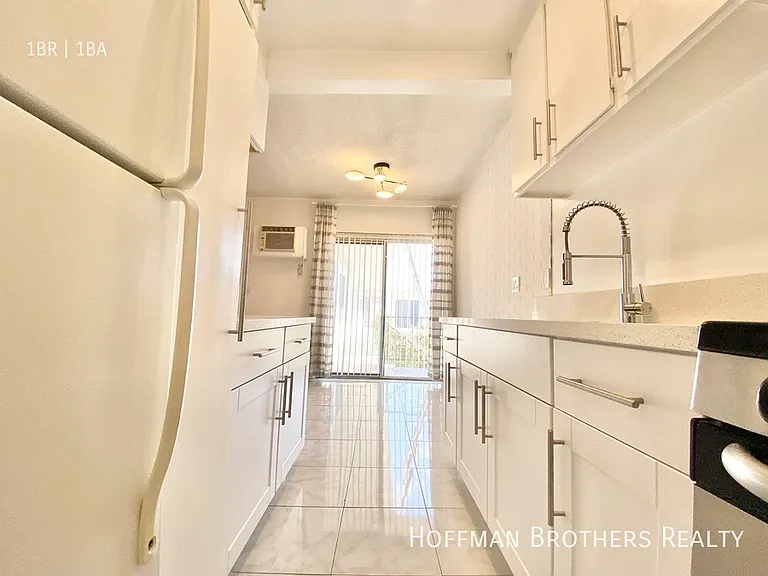 1313 N June St #209 — Photo 5