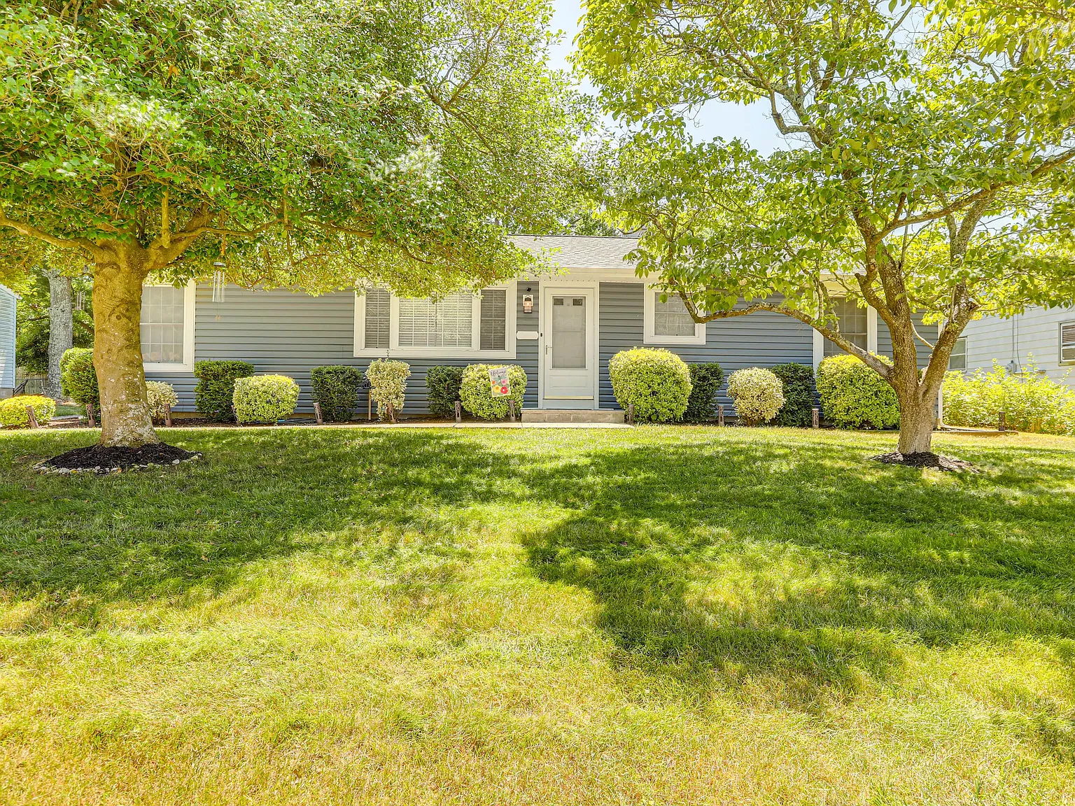 3 bed, 1000 sqft, $2,800 — Photo 3