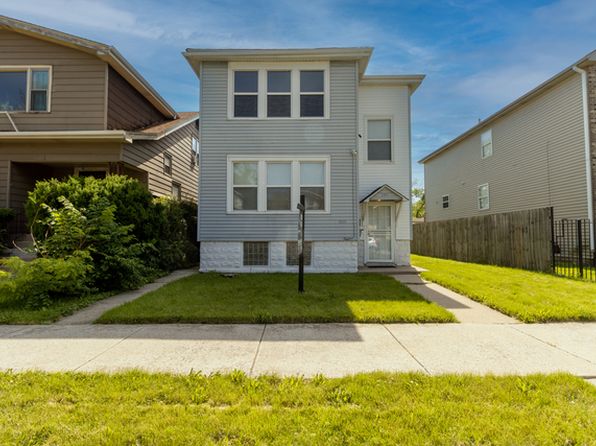 12005 S La Salle St #2