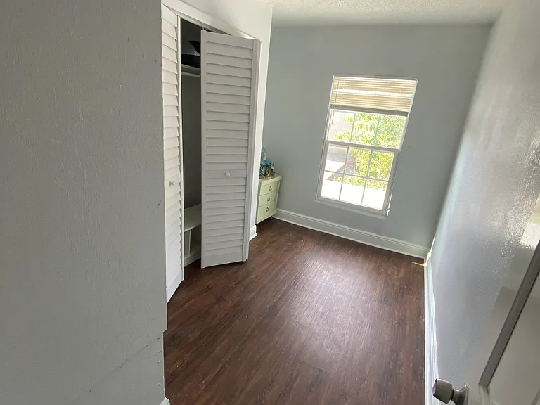 2512 N Dixie Fwy — Photo 23