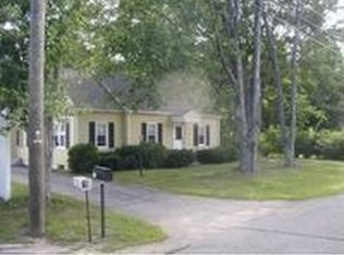 11 Old Rochester Rd, Dover, NH 03820