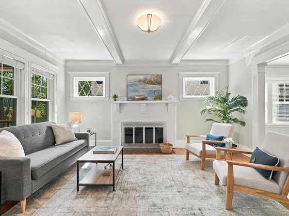 130 Oakley Rd #130, Belmont, MA 02478