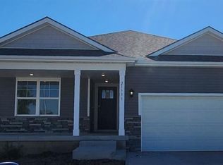 21533 Carrara Cir, Peculiar, MO 64078