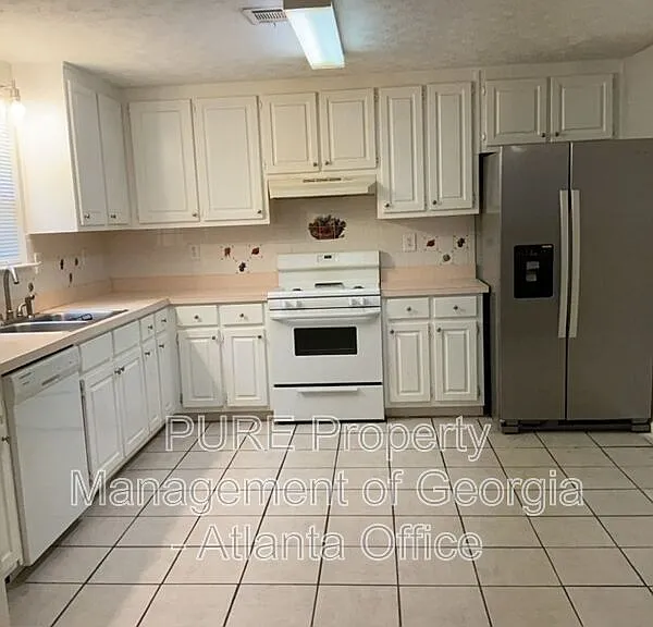2394 Leeward Ct — Photo 6