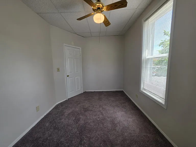 1366 E 58th St #3 — Photo 35