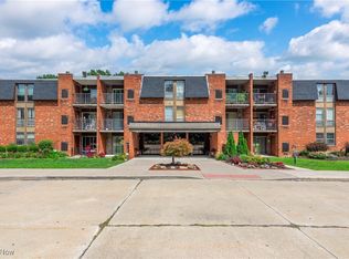 4183 Columbia Rd APT 205, North Olmsted, OH 44070