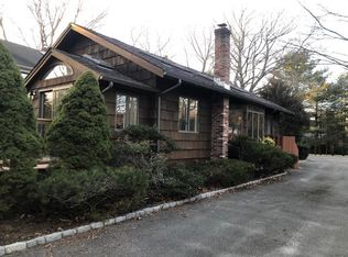 72 Montauk Hwy, Quogue, NY 11959