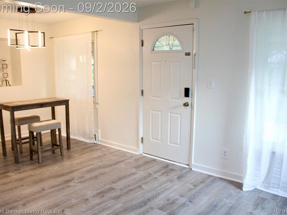 5th image of 208 W Fairmount Ave