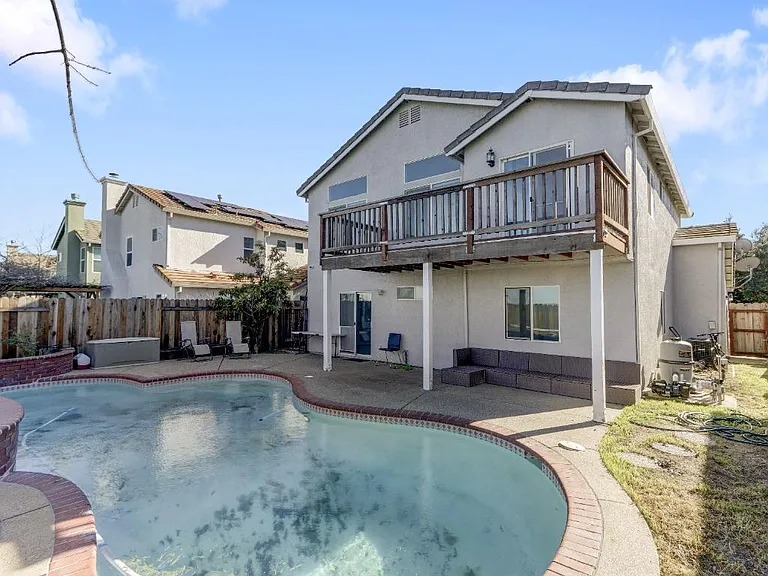 Frontera Dr — Photo 2
