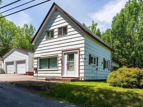 20 Pine St, Bridgewater, NS B4V 1X5